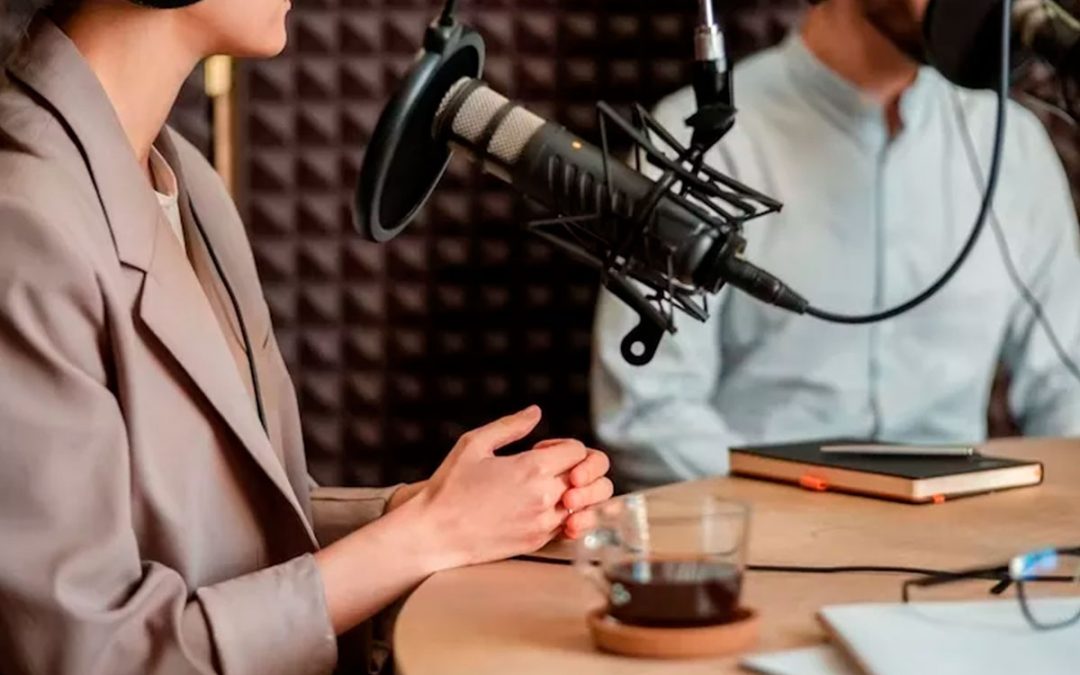 Quito suena diferente, la magia de escuchar radio en tiempos digitales