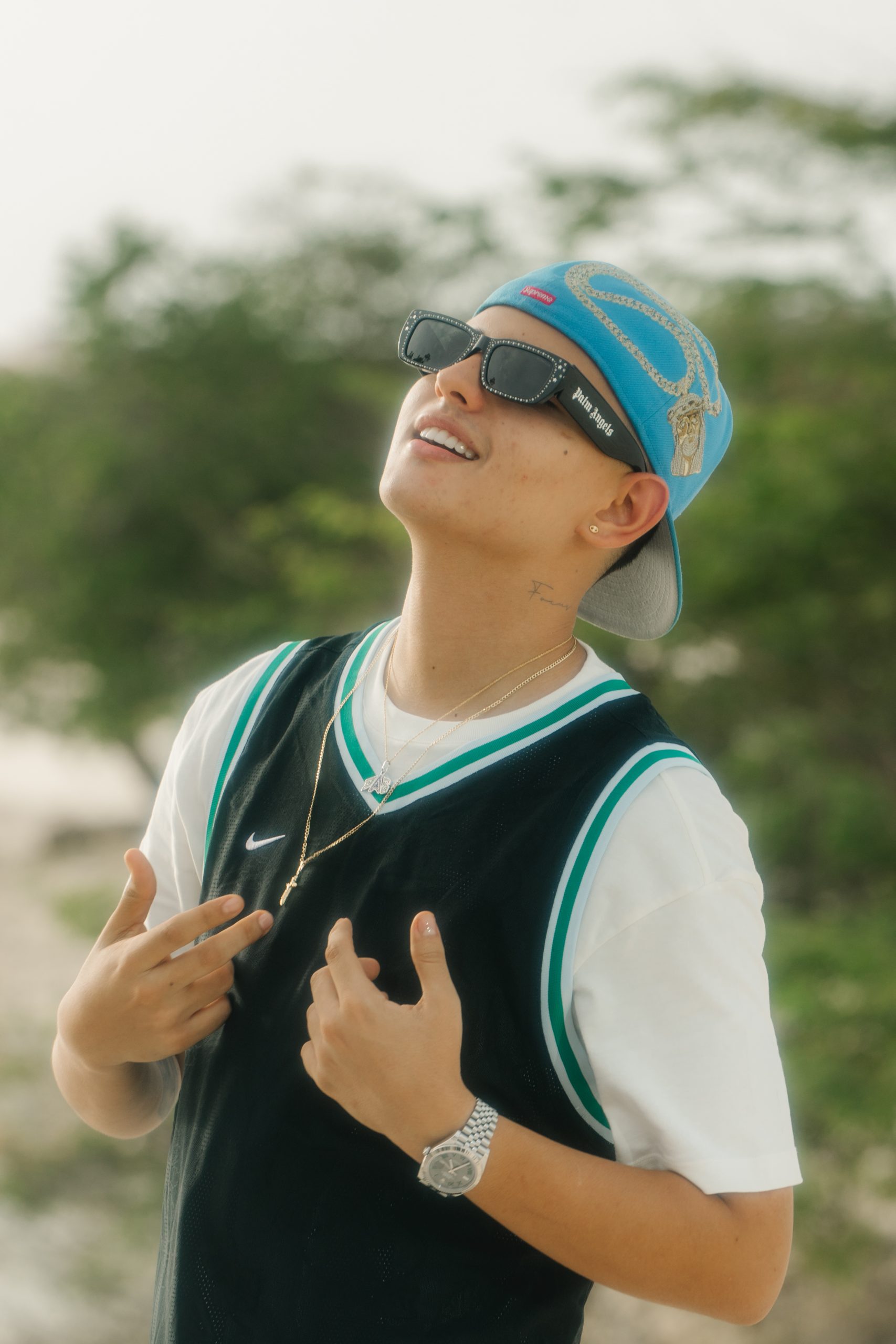 Dayanara es una destacada cantante, modelo y actriz ecuatoriana nacida en Guayaquil.