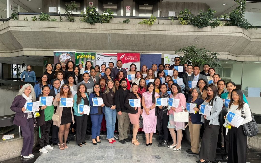 WEF Ecuador otorgará 20 becas internacionales para fortalecer el liderazgo